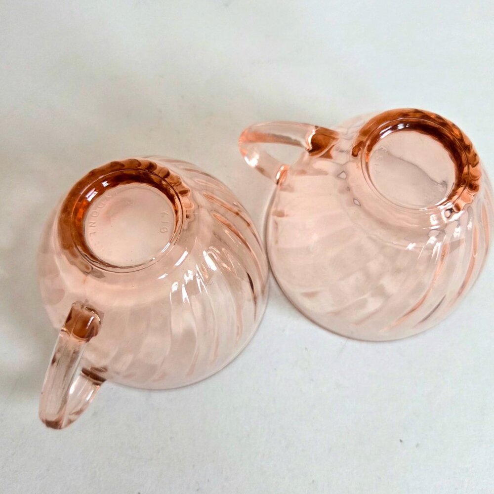 2 vintage pink glass swirl design cups. Retro kitchen. Made in Indonesia. - Picture 5 of 6
